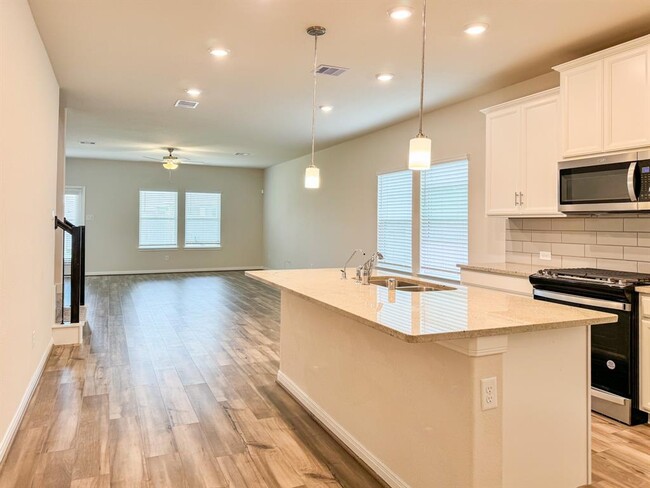 Building Photo - 1218 Bryman Dr