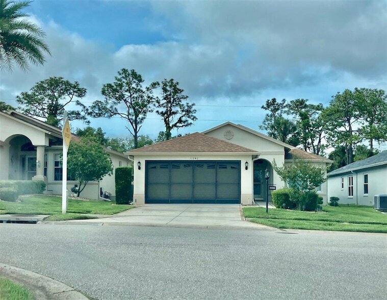 Primary Photo - 11240 Hollander Ave