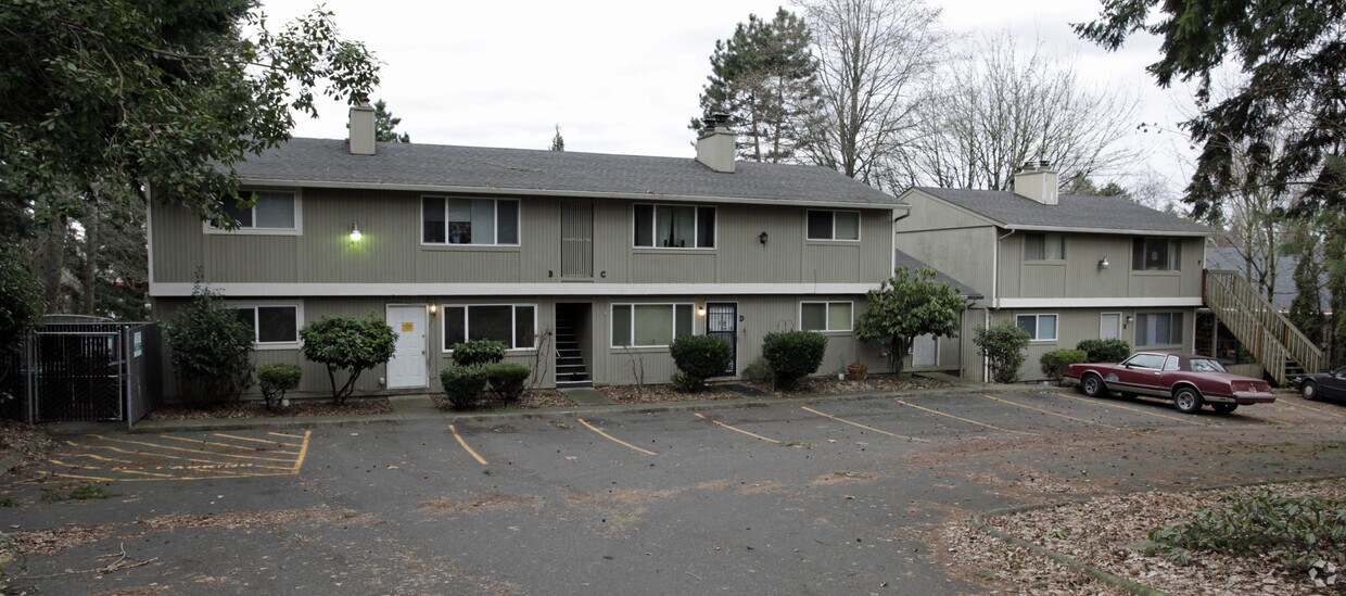 Primary Photo - Ridgewood Court | Evergreen Terrace