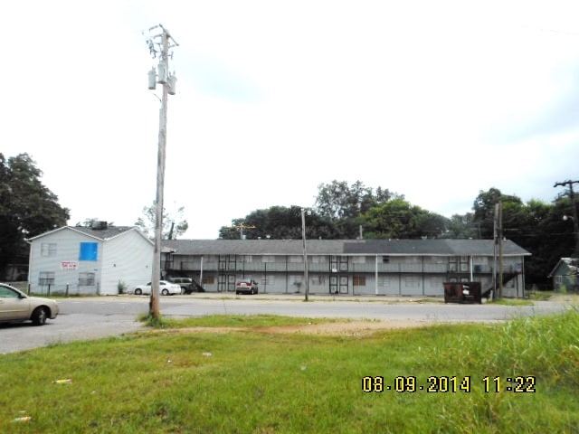 Primary Photo - 405 30th St S