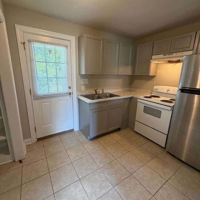 Foto del edificio - 107 Juniper Ln
