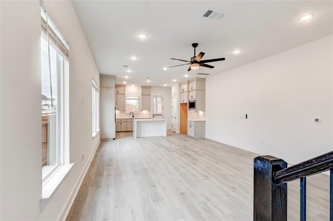 Building Photo - 1703 Kit Cir