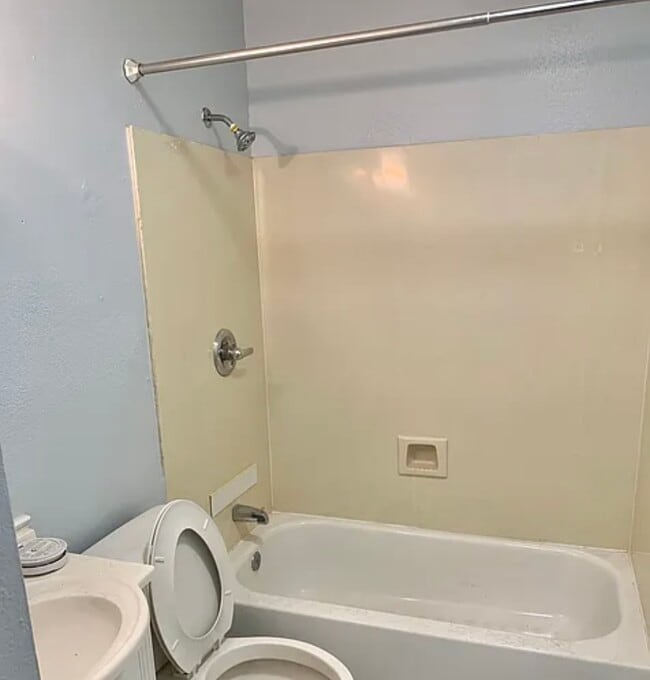 Bathroom 1 - 811 Vouray Dr