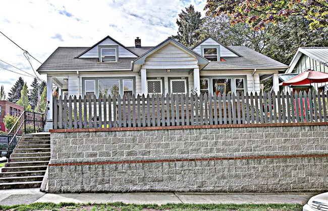 Foto del edificio - 2346 SE Pine St