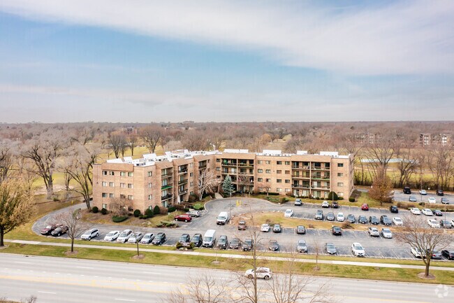 Foto aérea - 1400 N Elmhurst Rd