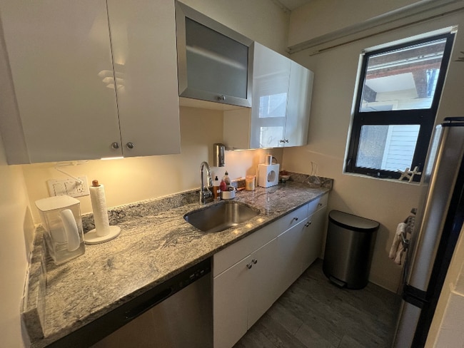 Building Photo - 12 Stoneholm St