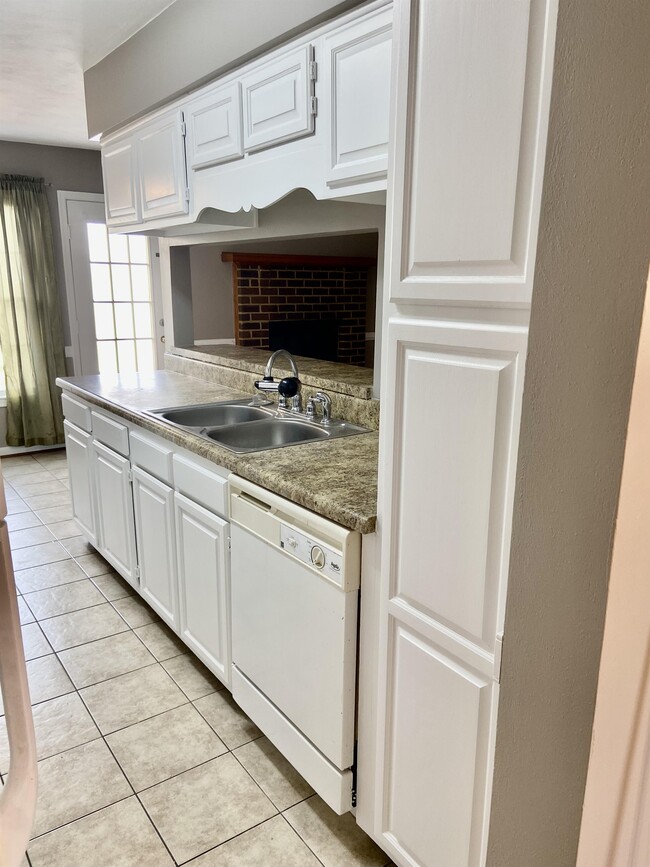 Foto del edificio - 247 Windbrooke Ln