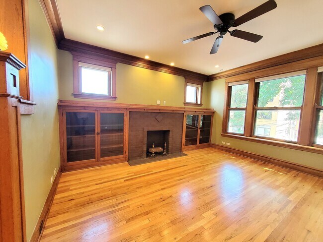 Foto del edificio - 4744 N Artesian Ave
