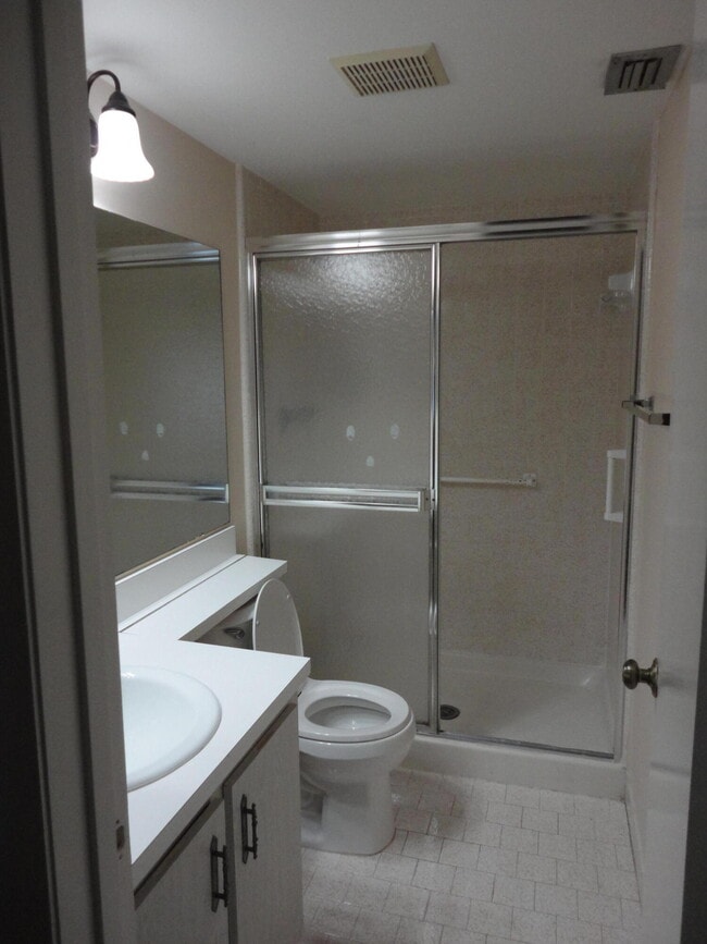 Building Photo - 329 Knotty Pine Cir