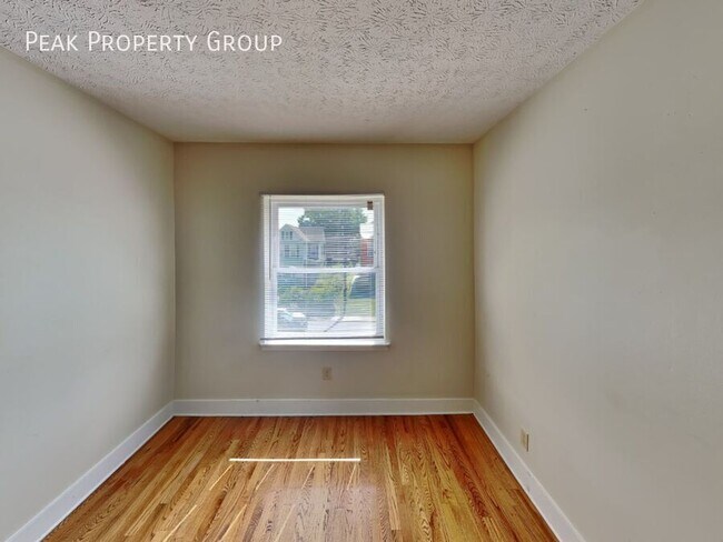 Foto del edificio - 1369-1371 Summit Street-1371 Summit Street