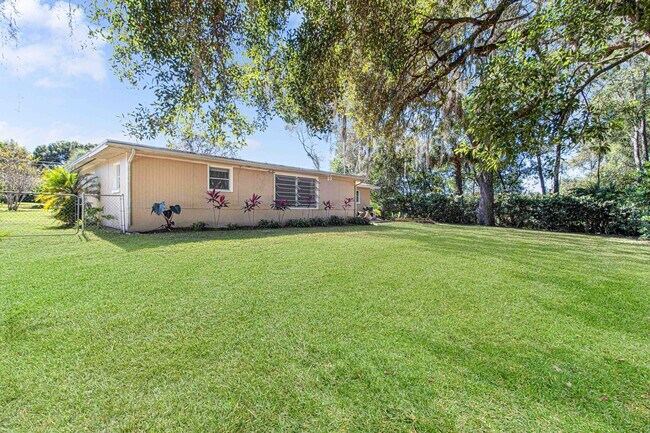 Building Photo - 1116 Eden Dr