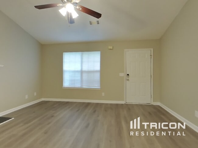Building Photo - 215 Winterville Dr