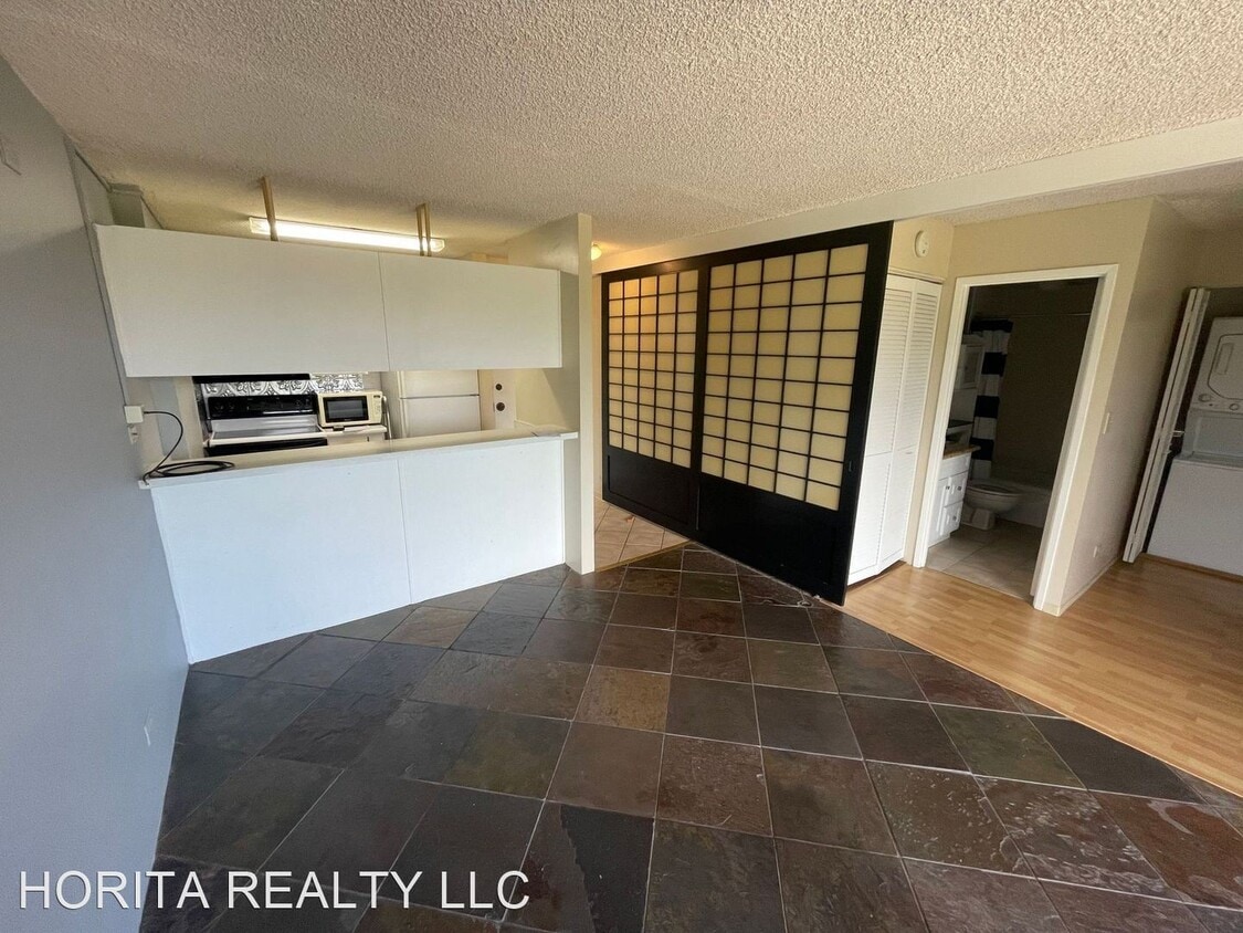 Foto principal - Studio, 1 bath House - 98-450 Koauka Lp. #...