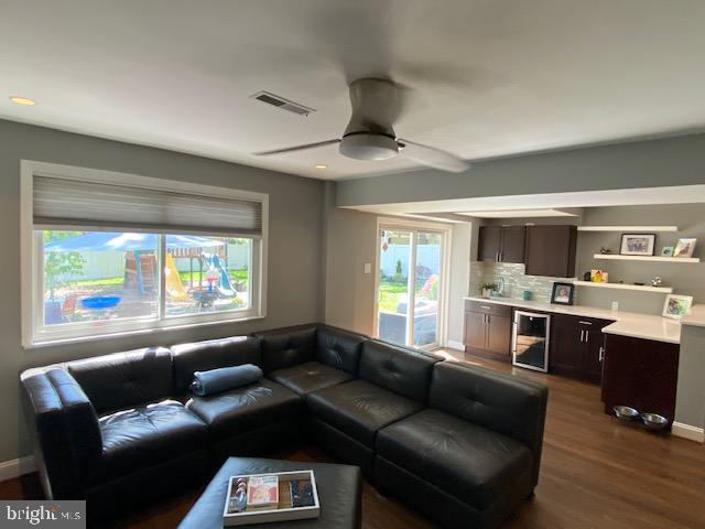 Foto del edificio - 8812 Liberty Ln