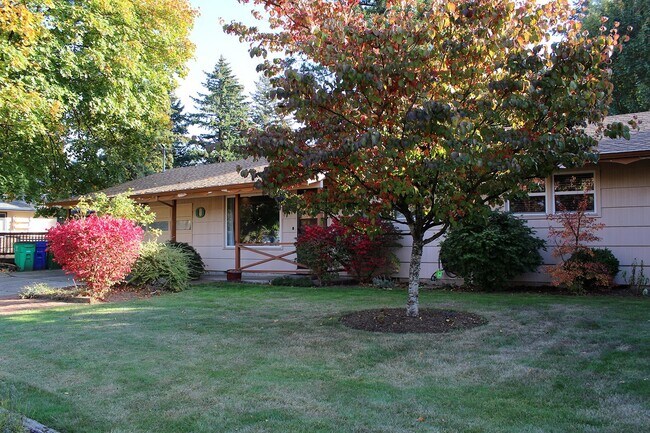 Building Photo - Nicely Remodeled 3 Bedroom Ranch Home in M...