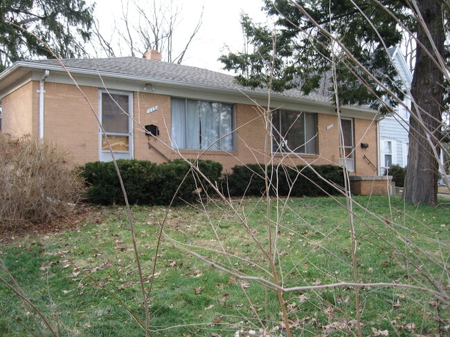 Building Photo - 115 Grandview Dr