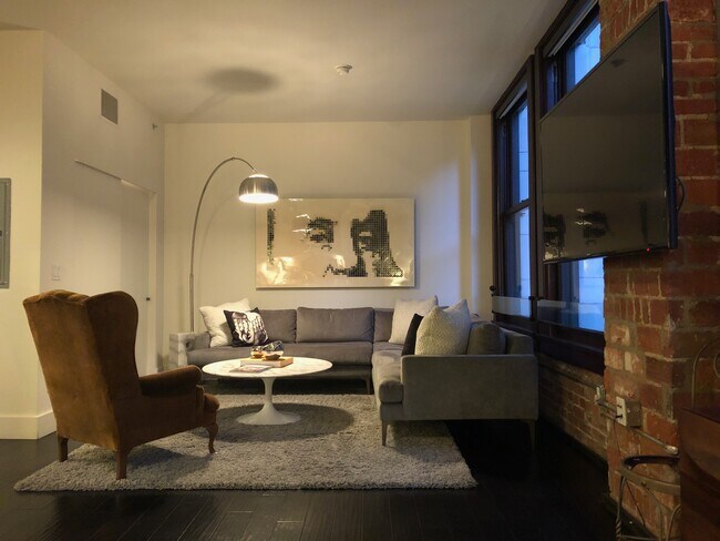 Foto del edificio - 460 S Spring St