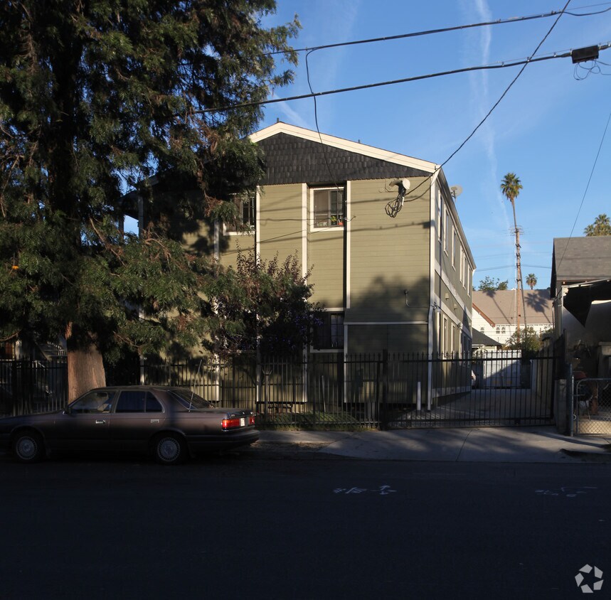 Foto del edificio - 5817-5821 Piedmont Ave