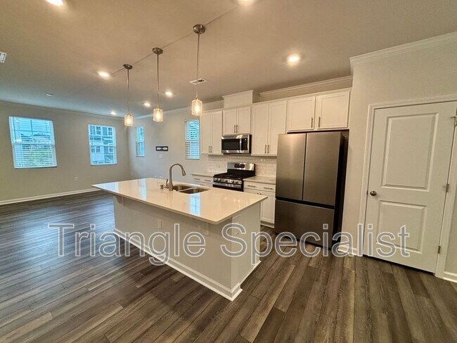 Building Photo - 320 Hemley Trl