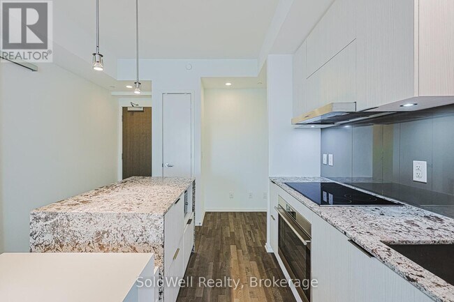 Building Photo - 1 Bloor St E