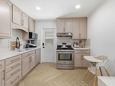 Foto del edificio - 4809 Falcon Ave