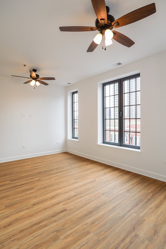 Foto del edificio - 3160 N Broadway