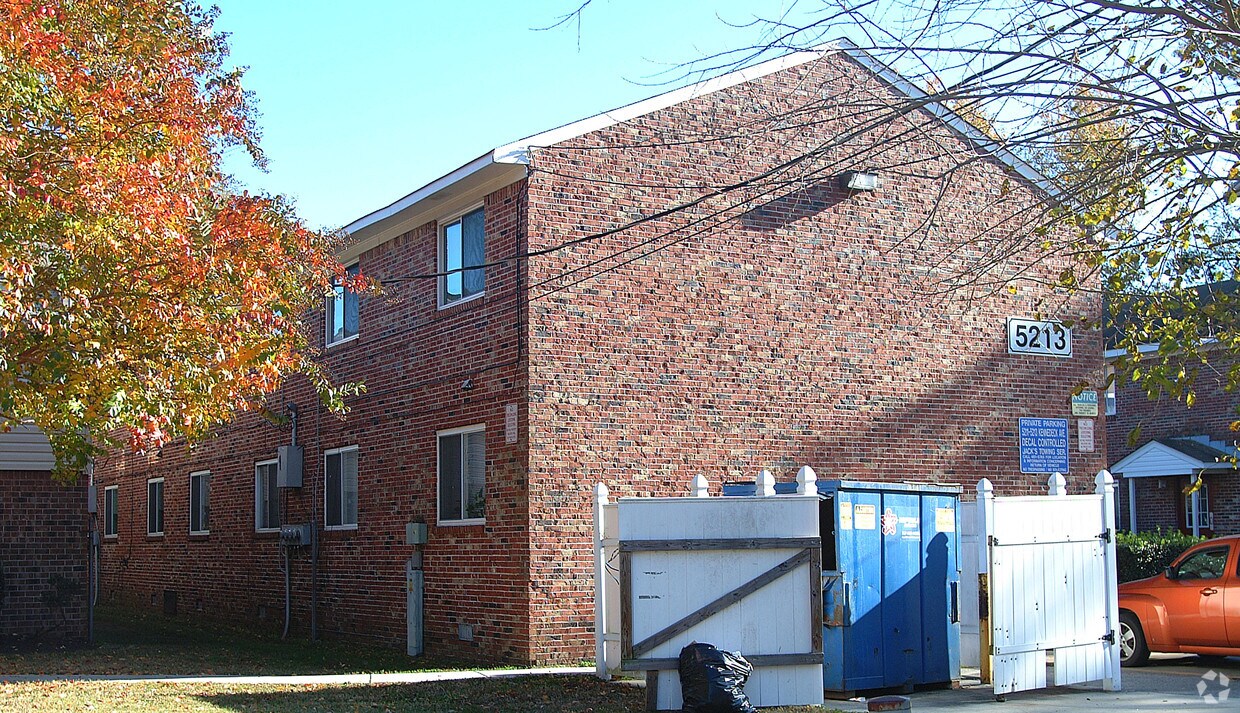 Building Photo - Kennebeck Apartments