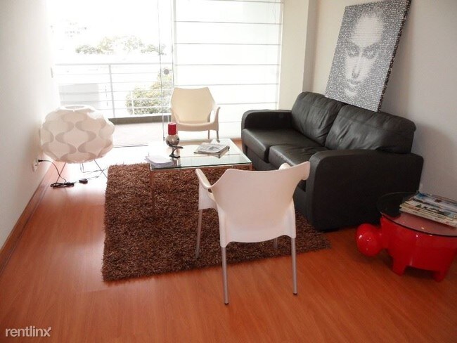 Foto del edificio - 4410 Ridgefield Way