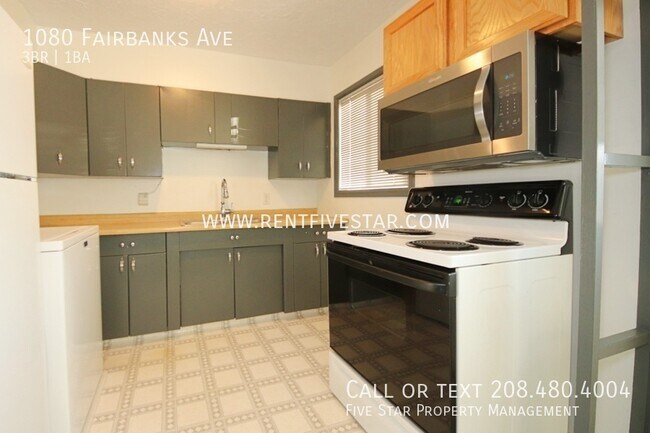Building Photo - 1080 Fairbanks Ave