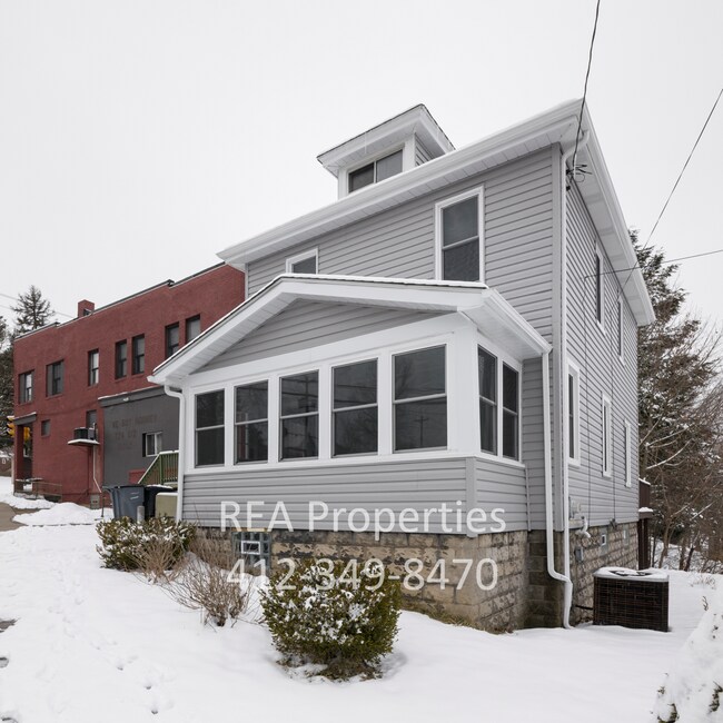 Building Photo - 508 Montour St Ext
