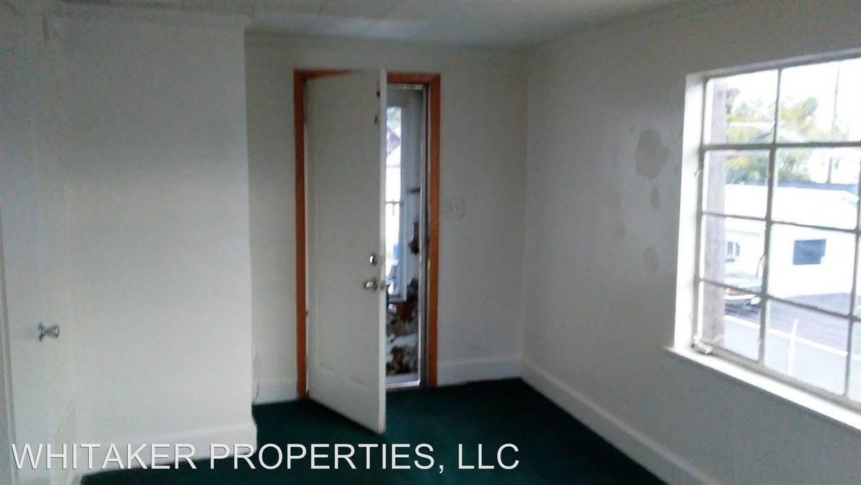 Primary Photo - 1049 Parsons Ave