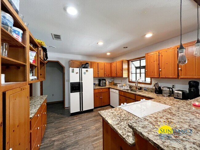 Foto del edificio - Charming 3 Bedroom Home with Pool, RV/Boat...