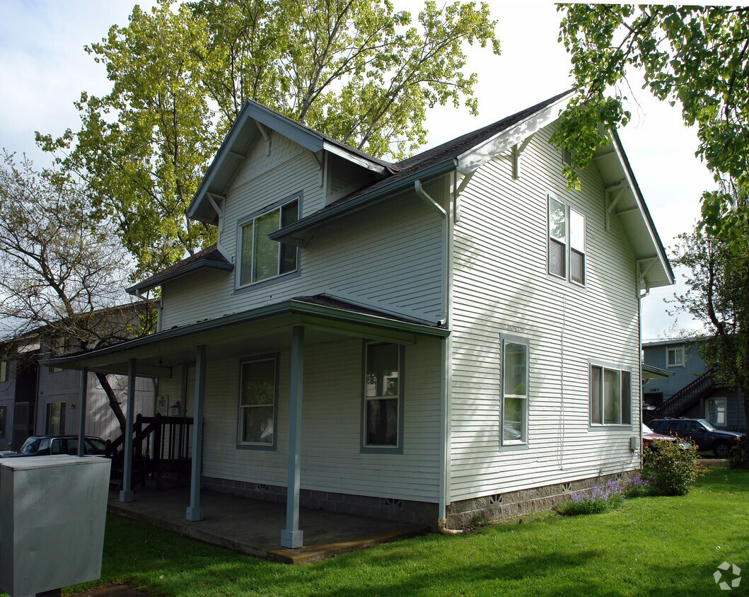 Building Photo - 1571 High St