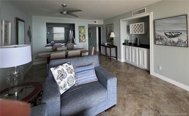 Building Photo - 10000 S Ocean Dr