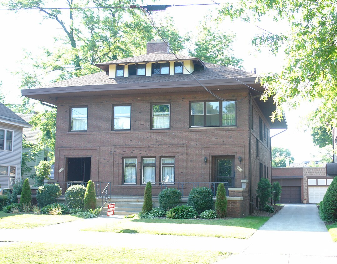 Primary Photo - 456-458 W 10th St