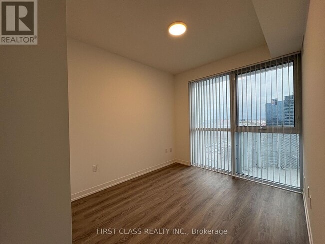 Building Photo - 8 Interchange Wy