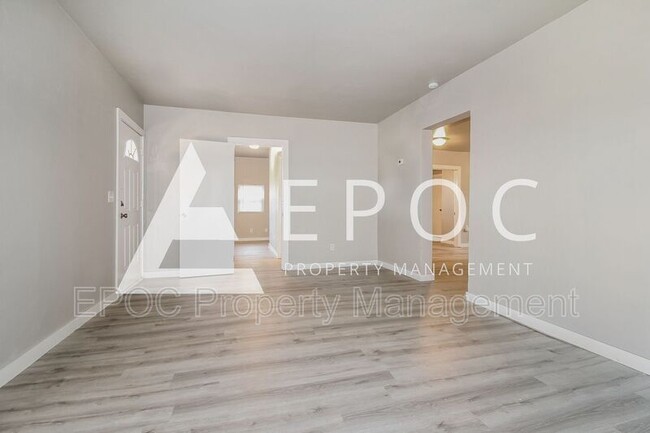 Foto del edificio - 816 NE 28th St