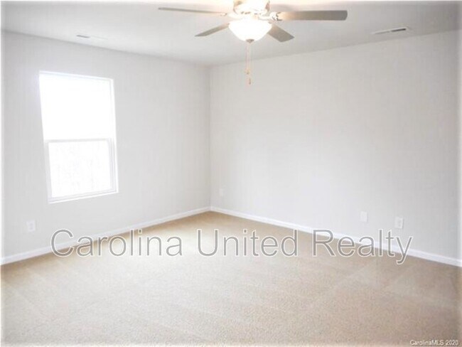 Building Photo - 2101 Talbert Ct