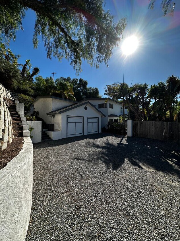 Primary Photo - 4 Bedroom, 4 Bath Home w/ 2-Car Garage. Sw...