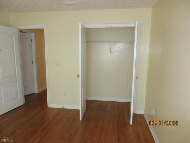 Building Photo - 1160 Denison Dr
