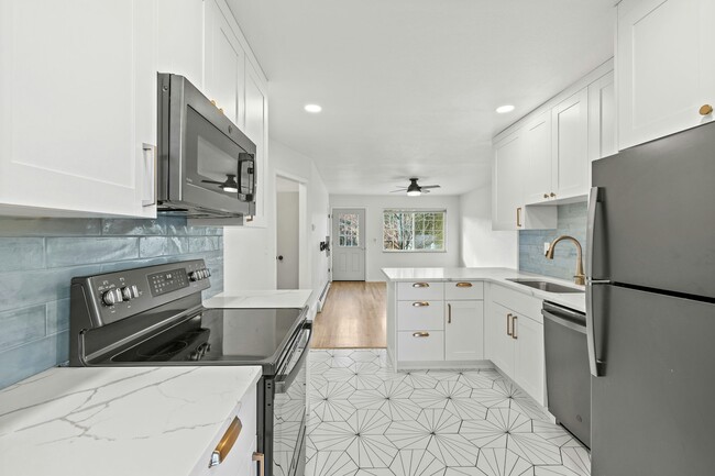 Photo - 2011 Woodburn St Townhome