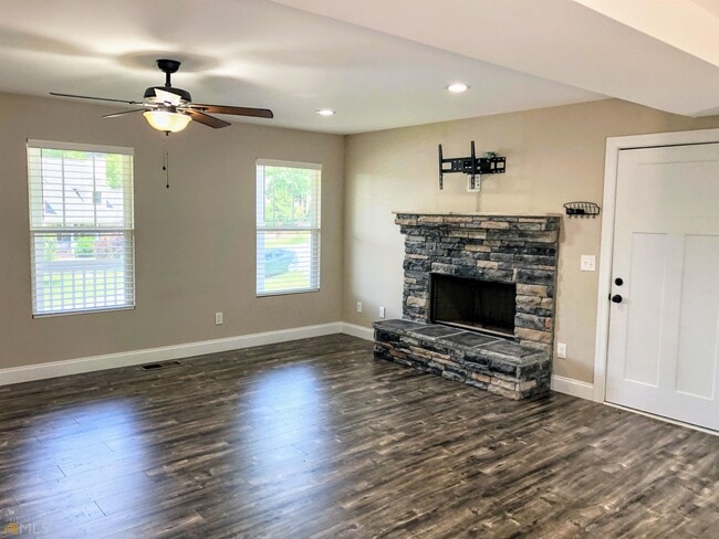 Building Photo - 261 Brookwoods Ln