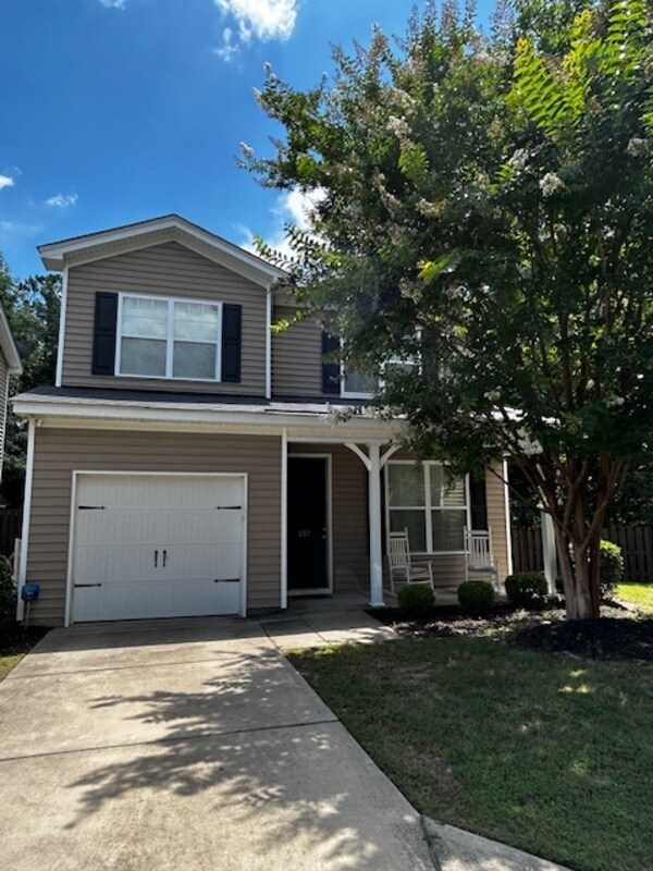 Foto principal - 257 Chesterton Dr