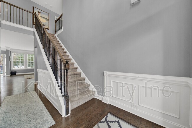 Building Photo - 1389 Overlea Pl NW