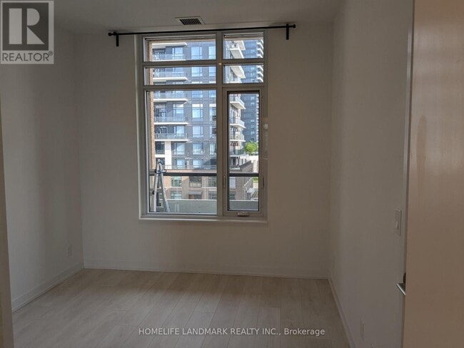 Building Photo - 8 Beverley Glen Blvd