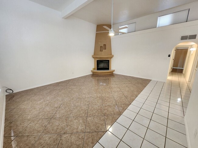 Building Photo - 2082 Pinecone Way