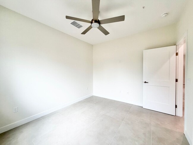 Building Photo - AVAILABLE NOW!! Beautiful 3 Bedroom 2 Bathroom Home in Cathedral City