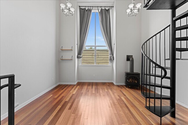 Building Photo - 108 Langton St