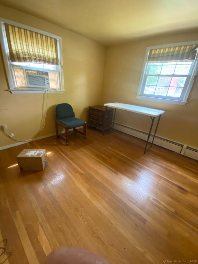 Building Photo - 6 Trumbull Dr