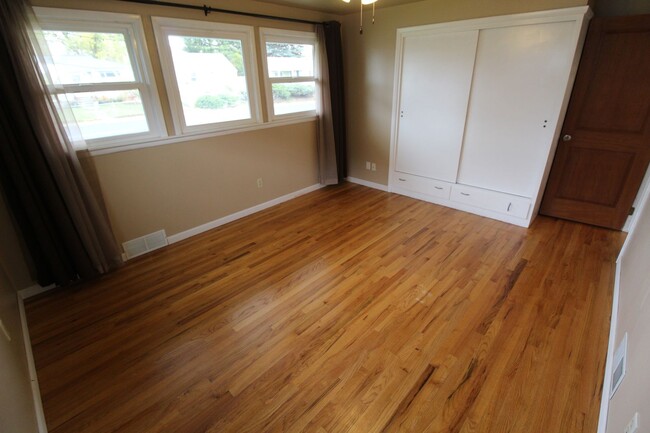 Building Photo - 4917 N. Ash St. Spokane, WA - NuKey Realty...